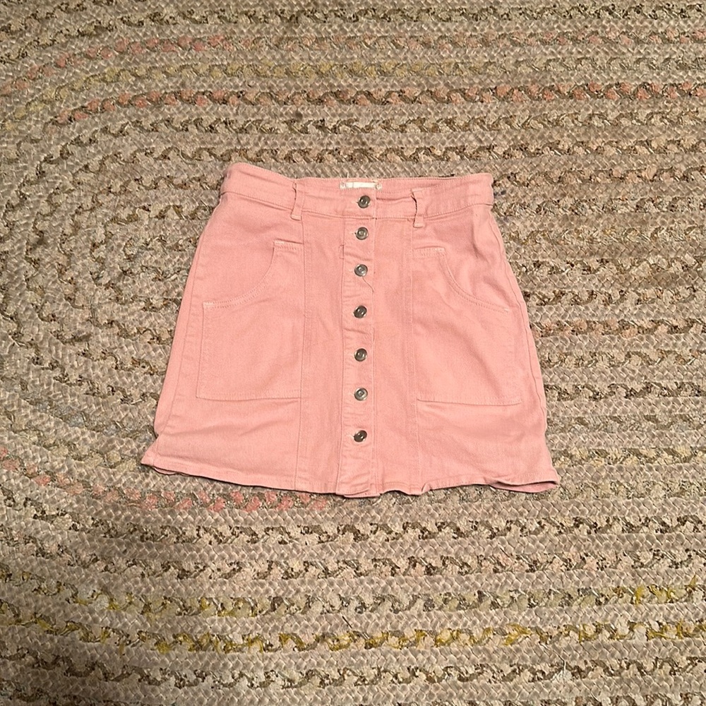 Small Pink Altard State Button up skirt.
